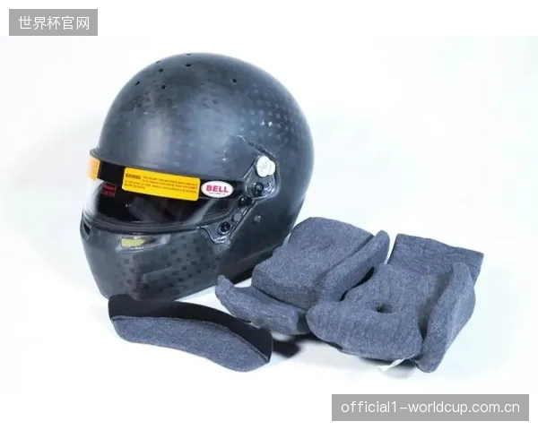 全球赛车运动头盔标准出现合流趋势,多工况冲击测试扮演了关键的桥梁角色 全球赛车运动头盔标准出现合流趋势,多工况冲击测试扮演了关键的桥梁角色