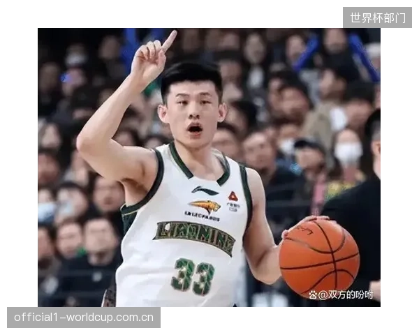 王岚嵚的投篮出手速度与命中率结合,展现了高效得分后卫潜质。 王岚嵚的投篮出手速度与命中率结合,展现了高效得分后卫潜质。